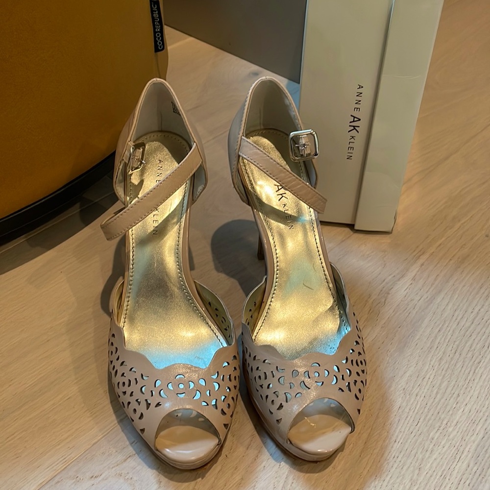 Ann Klein platform heels sandals size 8.5